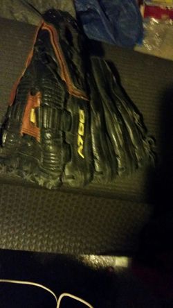 Infielder glove