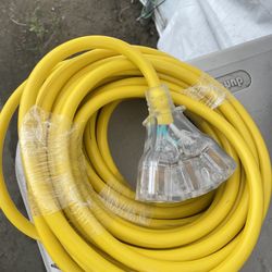 Extensión Cord 25ft. 12/3 Guage. 
