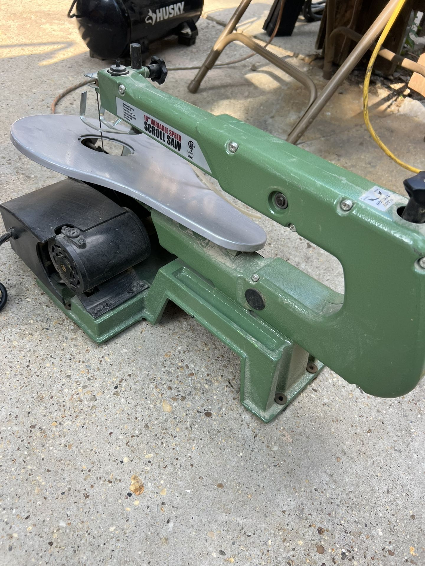 16” VARIABLE SPEED SCROLL SAW Central machine