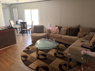 Sectional w/ Swivel Chair