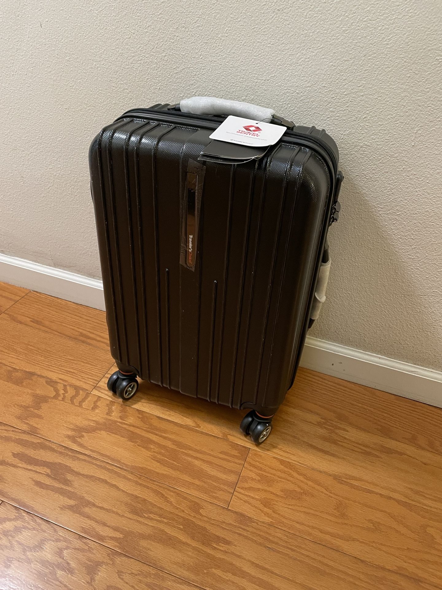 Traveler's Choice Tasmania 100% Pure Polycarbonate Expandable Spinner Luggage, Black, Carry-on 21-Inch