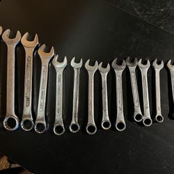 13 wrenches of different sizes and different brands