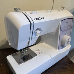 Brother GX-37 Sewing Machine – Excellent Condition