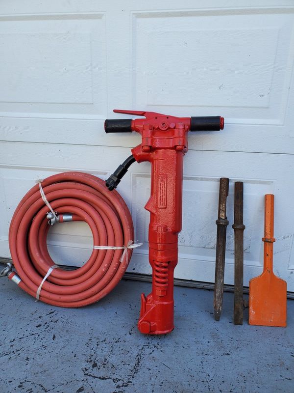 90 lbs Jack hammer with three bits and 3/4 air hose for Sale in Hayward