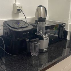 Microwave, Nija Blander, Air Fryer, Electric Kettle