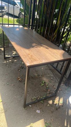Table / Desk