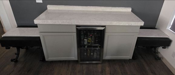 Quartz countertop with cabinets