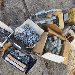 Nails Box Of 8f Galvanized Hatchi Ring Nails  And H Clips