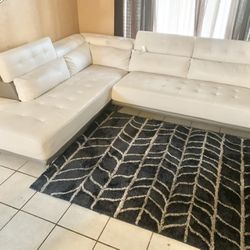 Like New Leather Sectional Couch 