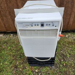 FRIGIDAIRE 10000 BTU