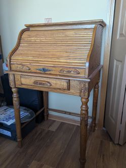 Roll top desk