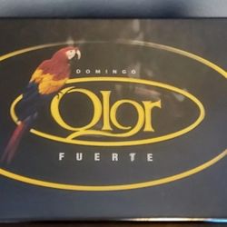 New, never used Domingo Olor Fuerte cigar humidor parrot with super cool fire/smoke design!
