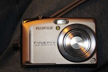 Fujifilm FinePix 12MP Compact Digital Camera