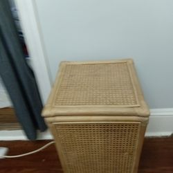 Wicker Hanper