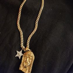 10k Strong Cuban Link 💪🏾 Chain Iconic Jesus Head 10k Star Pendant 10k  Flooded  With 1.37 In Diamonds