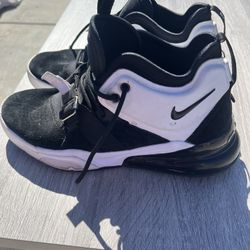 Men’s Nike Shoes Size 10