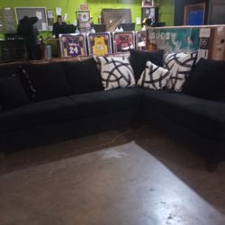 Nice Black Comfy Sectional ( Ask For Jose)