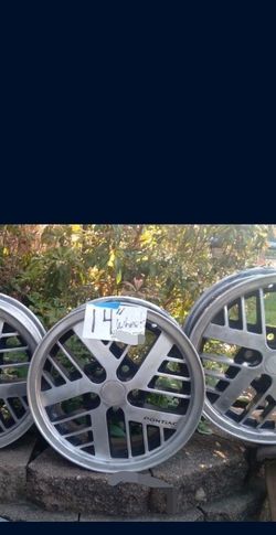 Pontiac Fiero 14 Inch Wheels