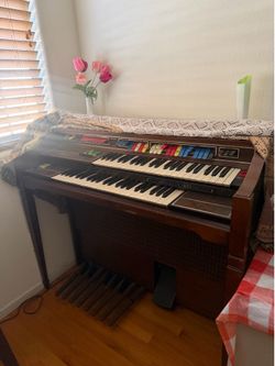 Vintage Organ (Thomas playmate color-Flo)