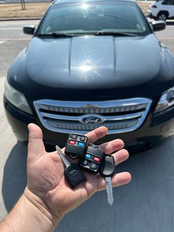 Car Keys N Remotes/ Llaves Con Control