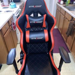 GT RACING GAMING CHAIR