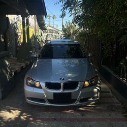 BMW 328i 