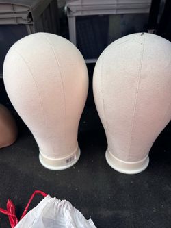 2 wig block mannequin heads