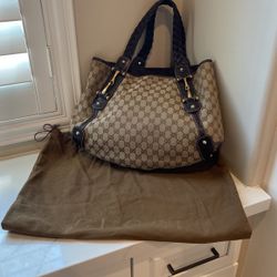 Authentic Gucci Pelham Bag