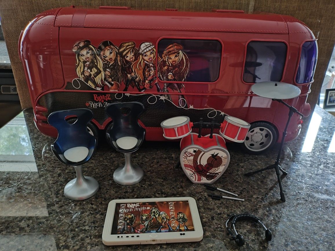 Bratz Rock Angelz Tour Bus - Vintage