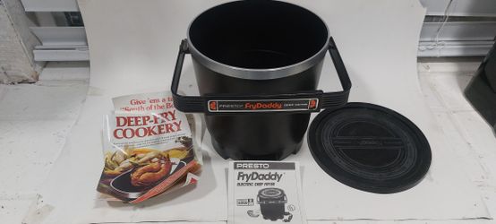 Presto Fry Daddy FryDaddy 4-Cup Electric Deep Fryer W/ Cord & Lid, Never used.