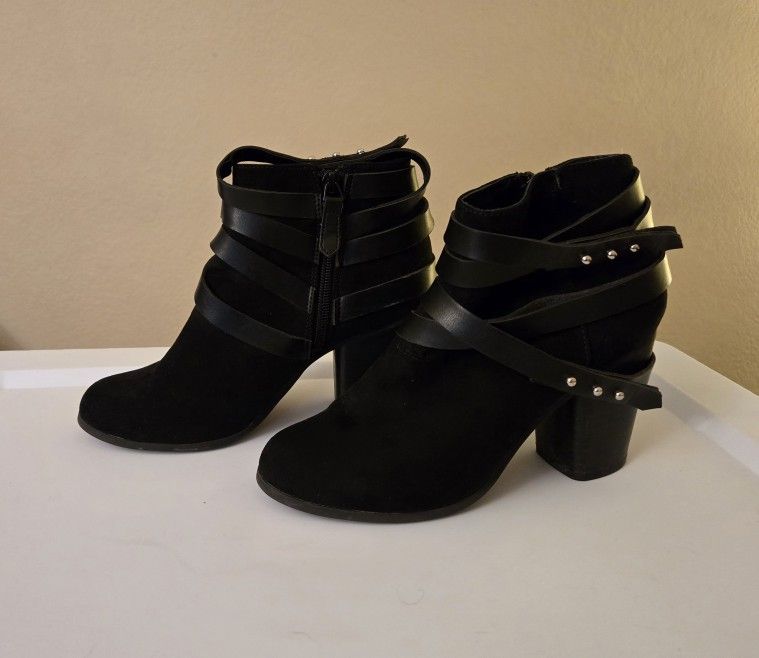 Material Girl Womens Black Strappy Zip Closure 3.5" Heel Ankle Booties, Size 6.5