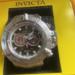 Invicta Wach