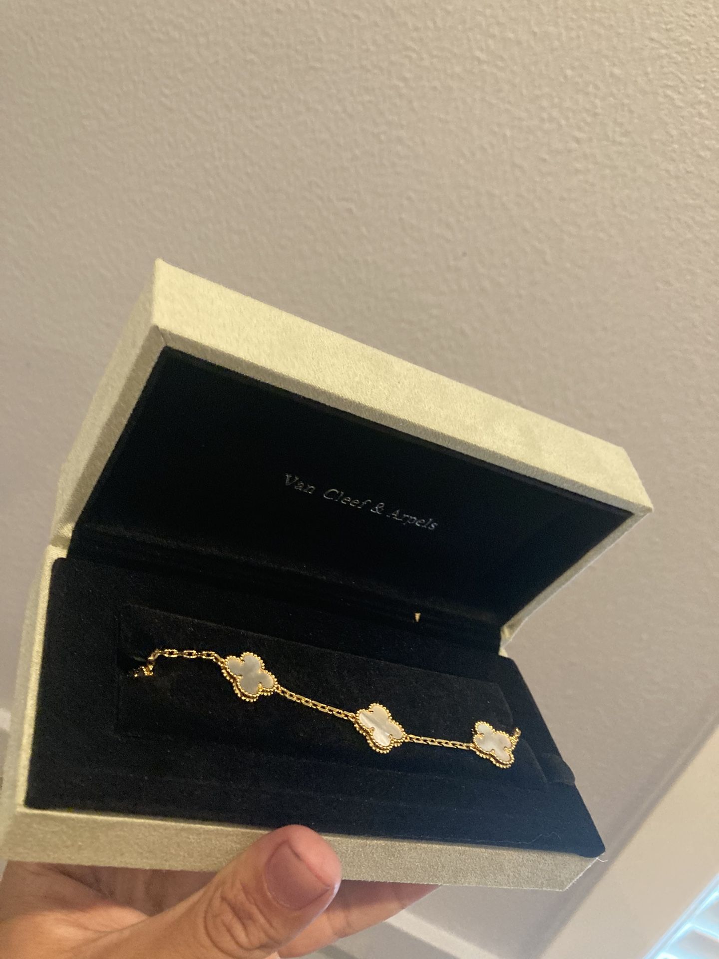 Brand New Clover Pearl Bracelet For Women