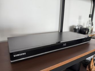 Samsung Blu-ray DVD Player – Works Great