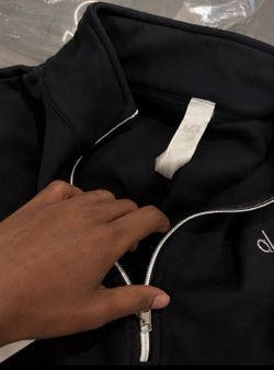 🔥 Alo Black Quarter-Zip Pullover – Premium Everyday Essential | Brand New w/ Tags
