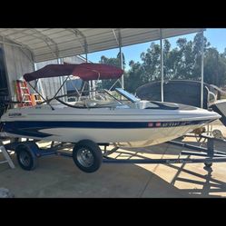 2000 Glastron Boat 🛥️🌊