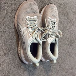 Women’s Size 9 Asics