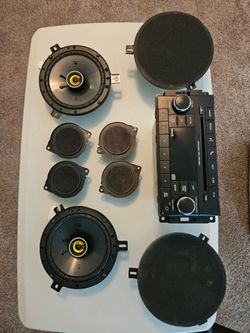 Jeep JK stock stereo with 8 speakers