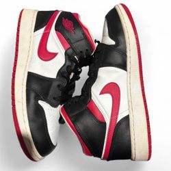 Jordan 1 Mid Gym Red Black White