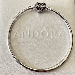 Pandora Marvel Spider-Man Mask, Clasp Bangle #592324C01 - Sterling Silver S925 ALE ~ 8.3 inches / 21 cm