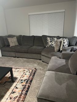 Sectional Must pick up $1,100 maybe obo