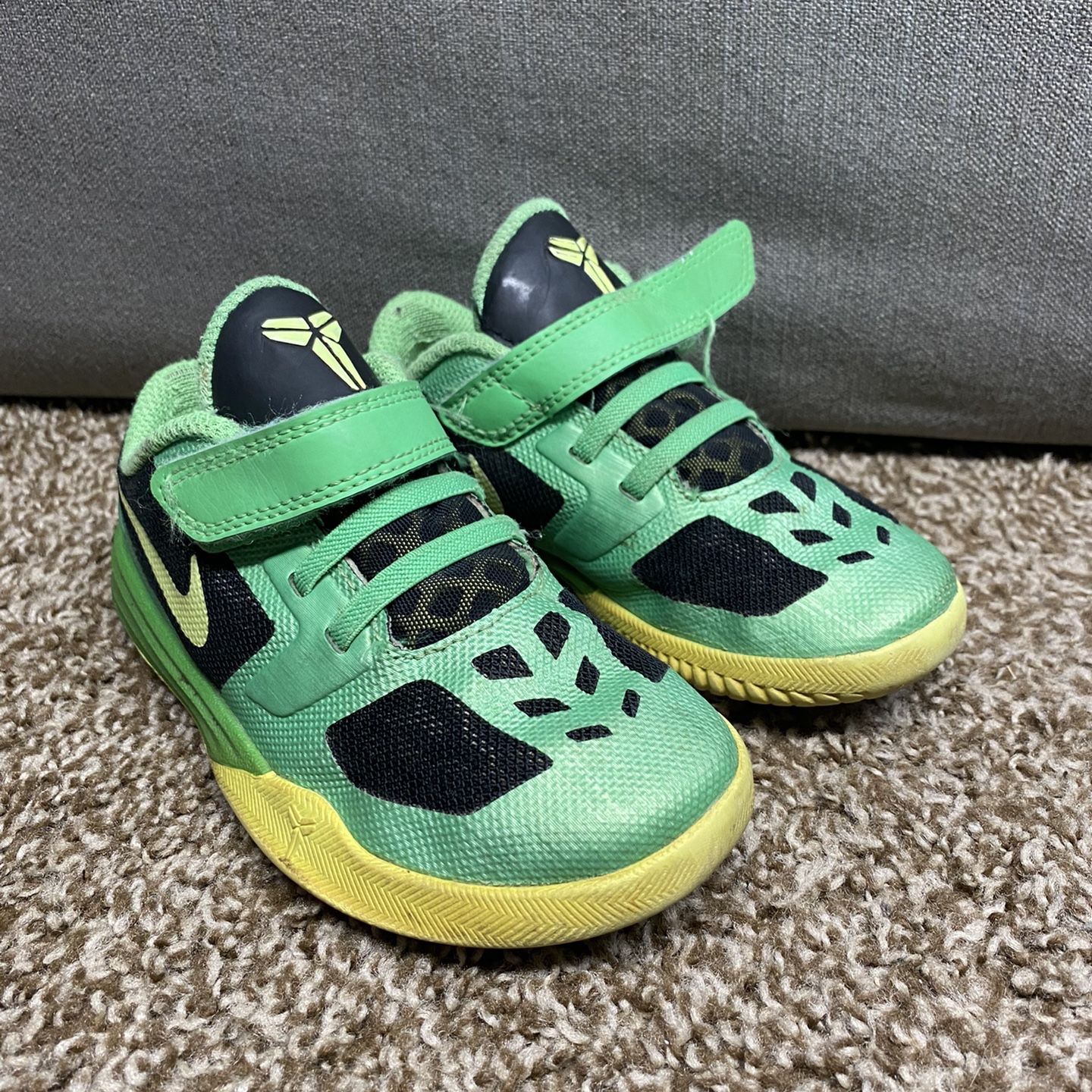 Nike Kobe Mentality TD Shoes Kids 10c Child Boys (705389-001