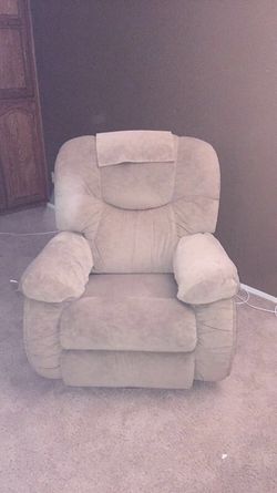 Beautiful like new recliner