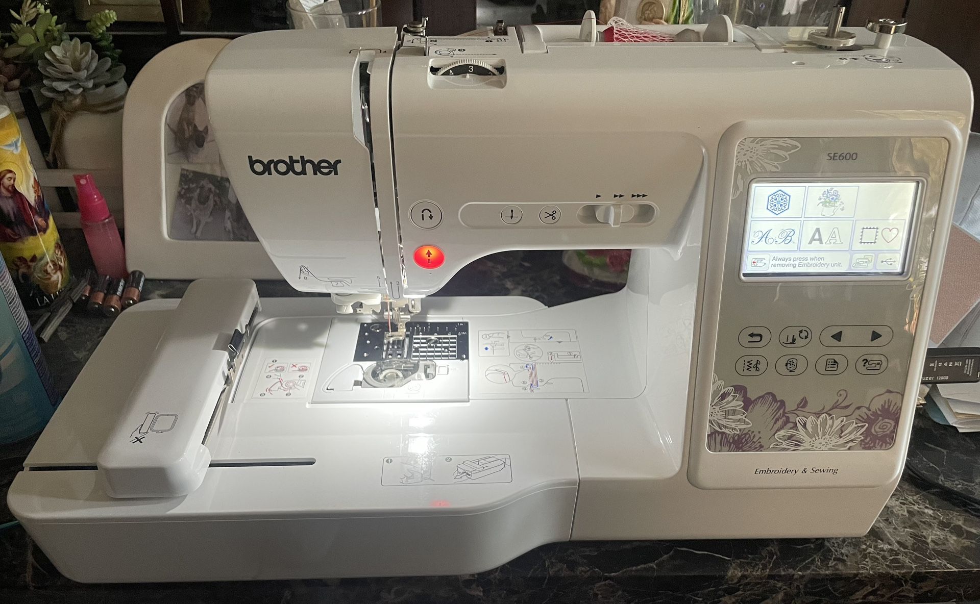 Brother SE600 Embroidery/Sew Machine