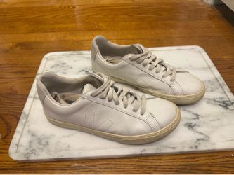 Veja shoes size 8 women’s