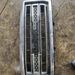 2014 2015 GMC Sierra Grill
