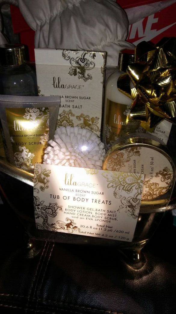 Lila grace bath gift set!