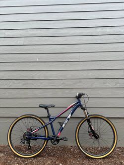 GT Stomper Pro 26” Youth Mountain Bike – Disc Brakes, 7-Speed