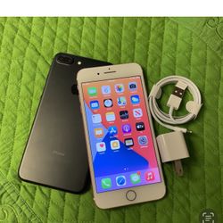 iPhone 7 Plus Unlocked 128 GB In Excellent Condition And Excellent Battery Life 