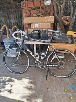 FUJI SPORTIFF 2.5 ALUMINUM ROAD BIKE !!! 250$